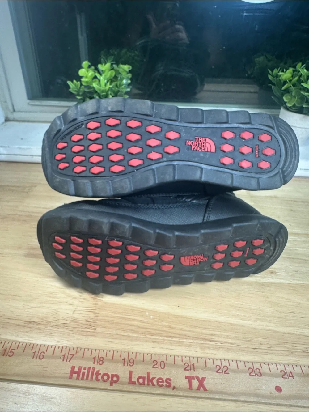 The North Face Black women’s size 6 thermoball micro-baffle Boots